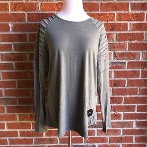 Pleated Shoulder Long Sleeve Shirt Tag Size XL‎ (see measurements)
